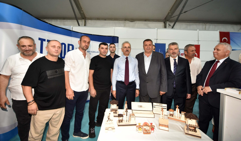 Bakan Uraloğlu TESOB standını ziyaret etti