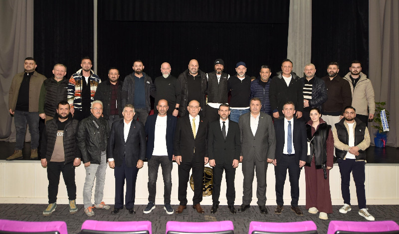 Trabzon Konfeksiyoncular ve Tuhafiyeciler Odası’nın yeni başkanı İsmail Eren oldu. Başkan Kara’dan Eren’e tebrik ziyareti