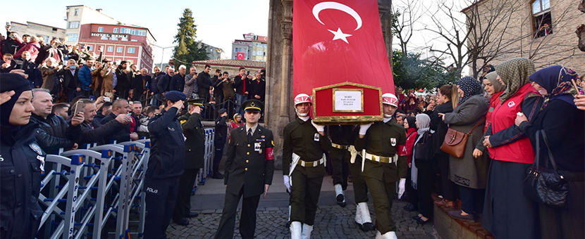 Trabzon şehidini binlerce kişiyle uğurladı