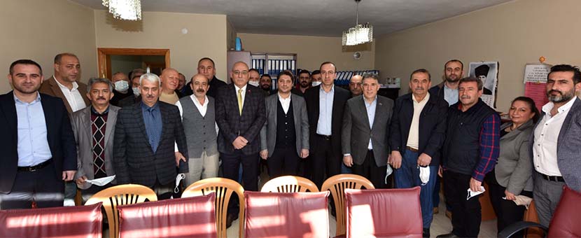 Başkan Kara, Yomra Esnaf ve Sanatkârlar Odası kongresinde divan başkanlığı yaptı