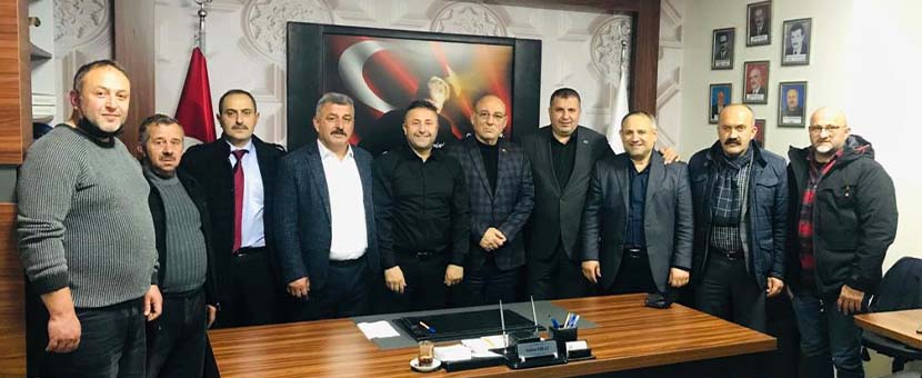 Başkan Kara'dan Beşikdüzü'ne tebrik ziyareti