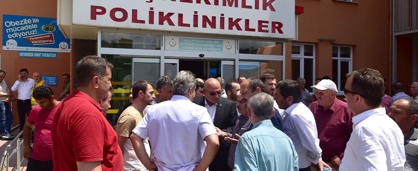 Başkan Kara Araklı'da sel bölgesine taziye ziyaretinde bulundu